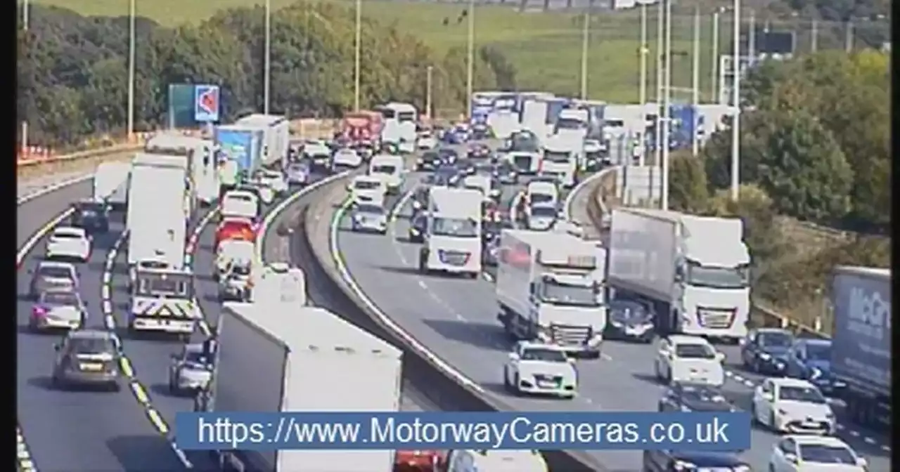 M62 traffic latest as accident shuts lane with six miles of delays