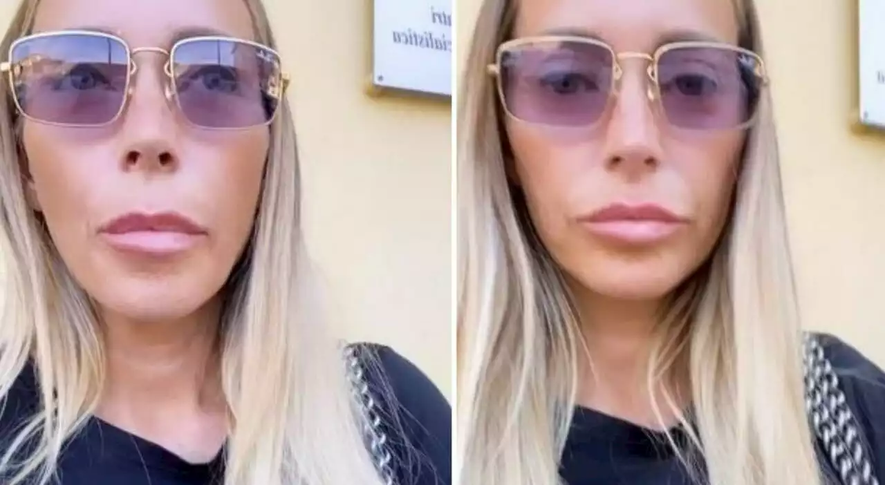 Venezia, Karina Cascella contro gli influencer sul red carpet: «Ci vanno cani e porci»