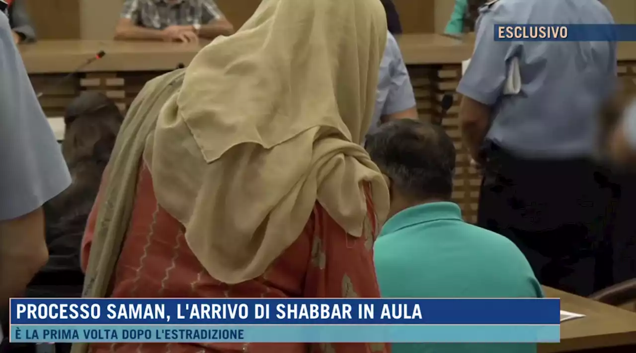 Saman Abbas, il video dell'arrivo del padre Shabbar in aula