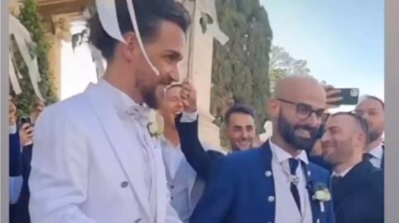 Valerio Scanu si è sposato con Luigi Calcara: ecco le foto