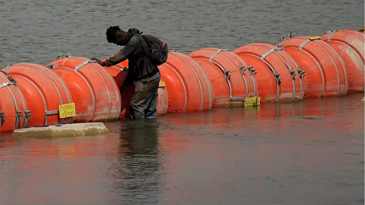 Texas' floating barrier on US-Mexico border to remain for now despite safety concerns