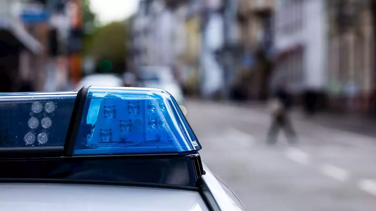 14-Jähriger tot bei Schule gefunden - Jugendlicher festgenommen