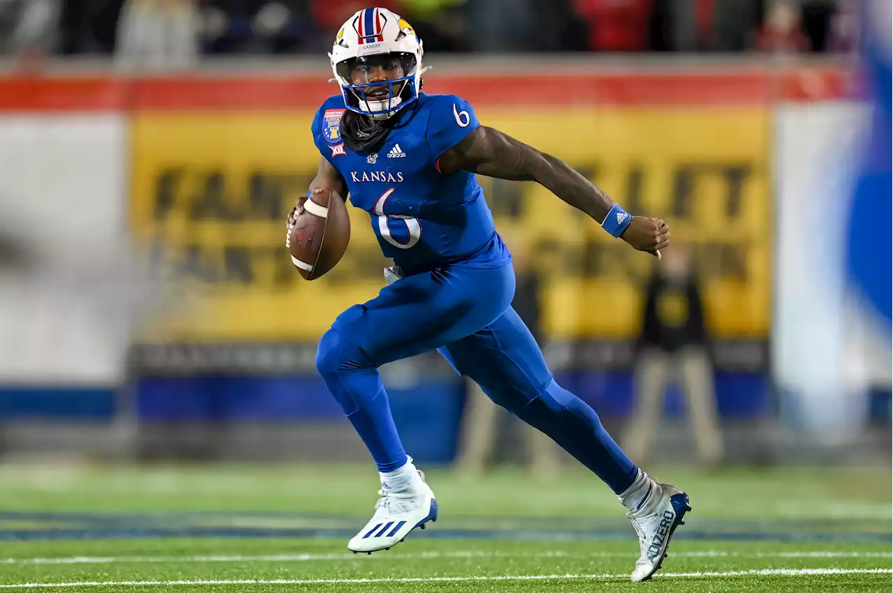 Illinois vs. Kansas prediction: College football picks, odds