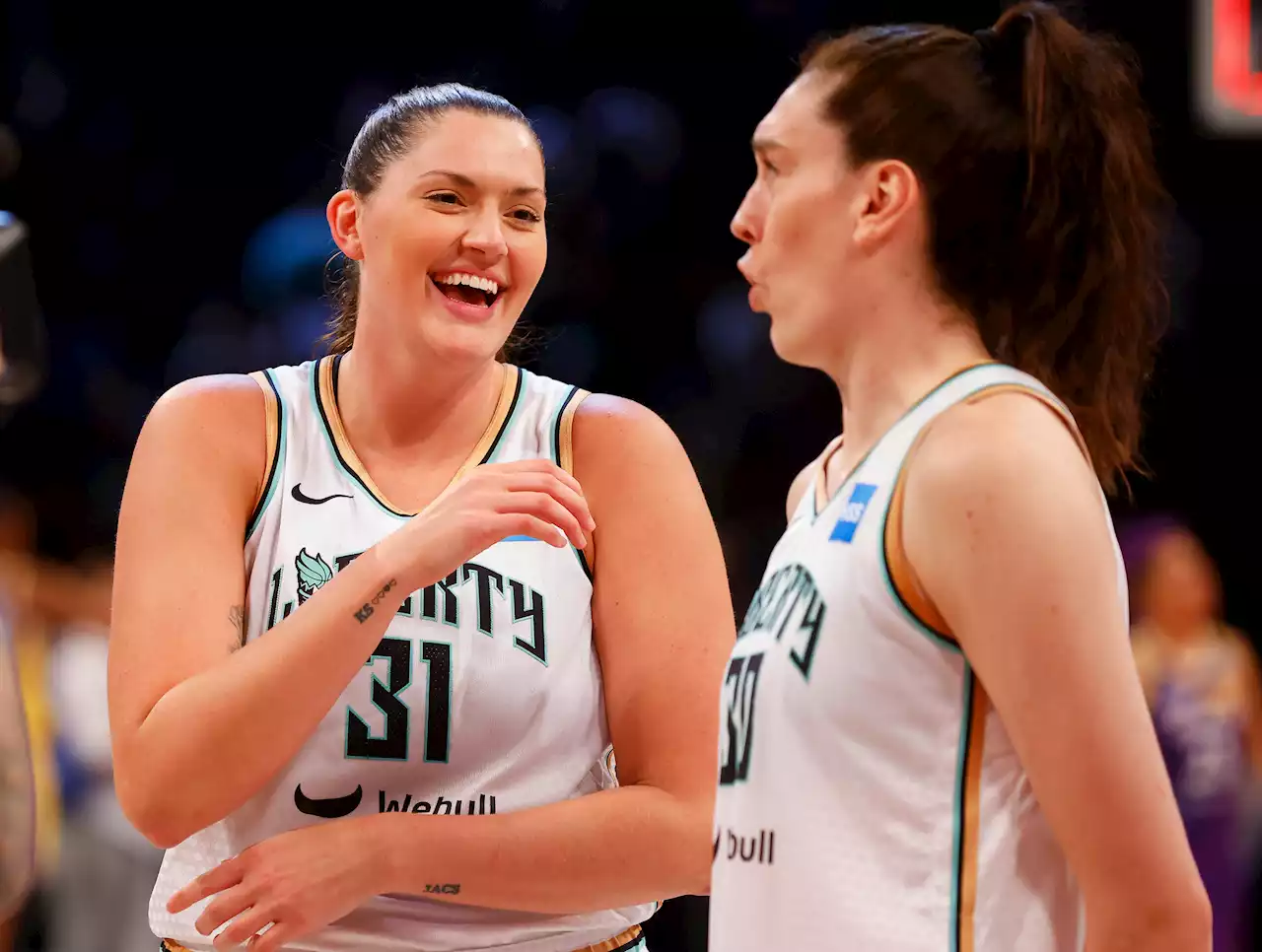 Stefanie Dolson’s unlikely hot hand off bench rallies Liberty past Sparks
