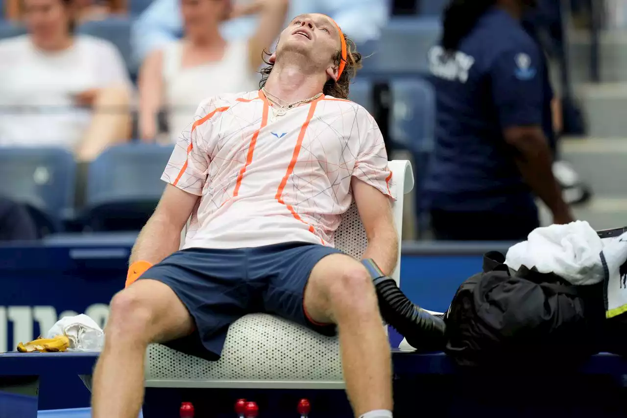 In ‘brutal’ U.S. Open heat, Daniil Medvedev warns during win that a player is ‘gonna die’