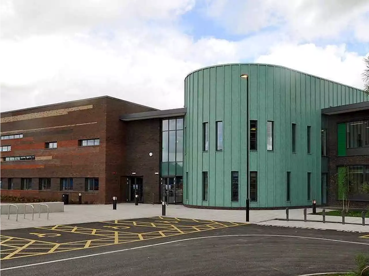 Row over uniform erupts at Telford school gates as 'at least 50 pupils' sent home