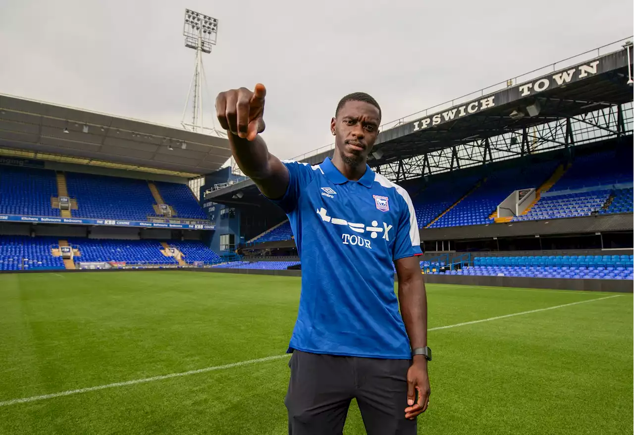 Imponerende sterke Ipswich Town signerer Axel Tuanzebe