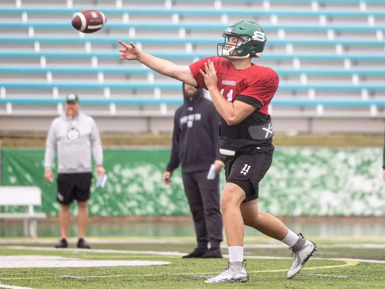 'Now I can just play football': Huskies' Amundrud settles in at QB after first career start