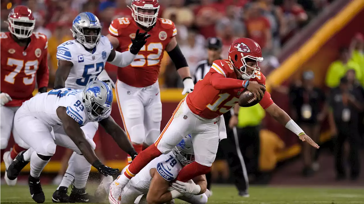 Patrick Mahomes throws pick-six as Detroit Lions even game