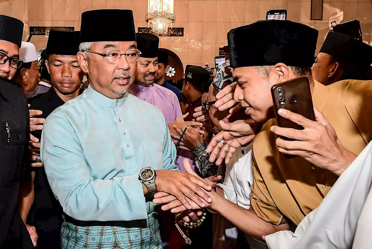 Agong berangkat tiba di Brunei pada hari keenam siri Kembara Kenali Borneo