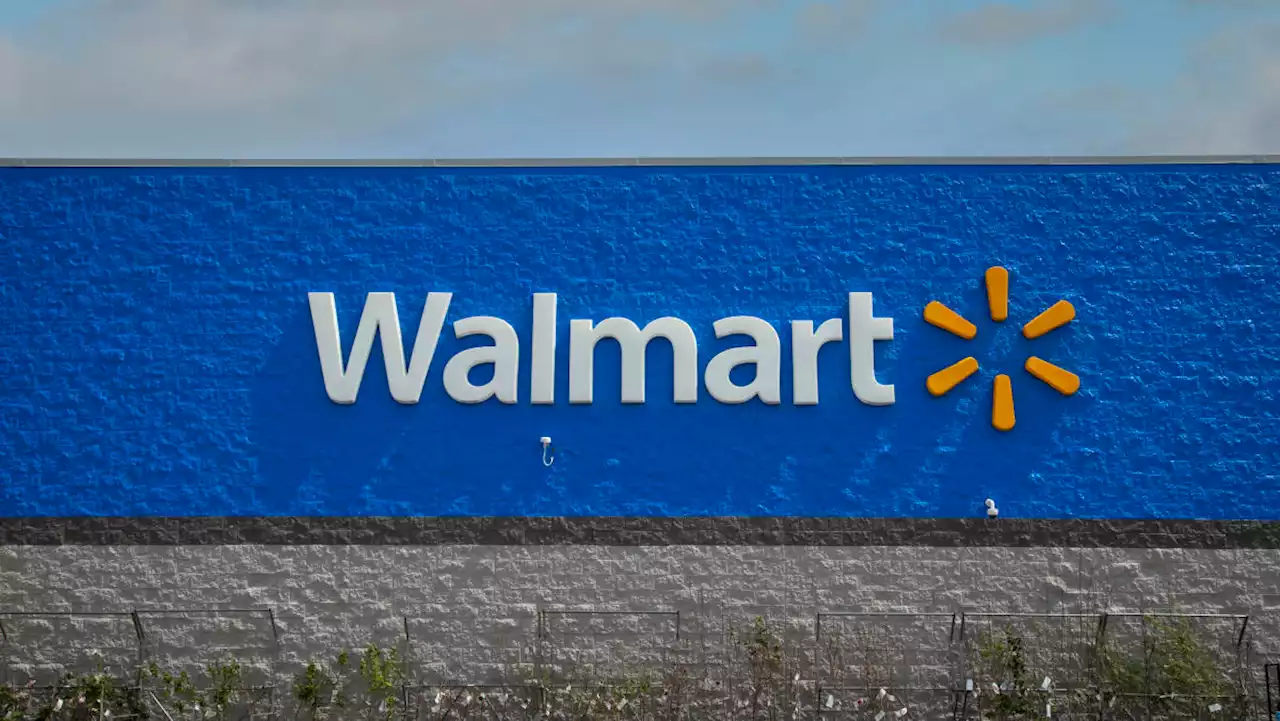 Why Walmart is paying new hires at lowest possible hourly wage