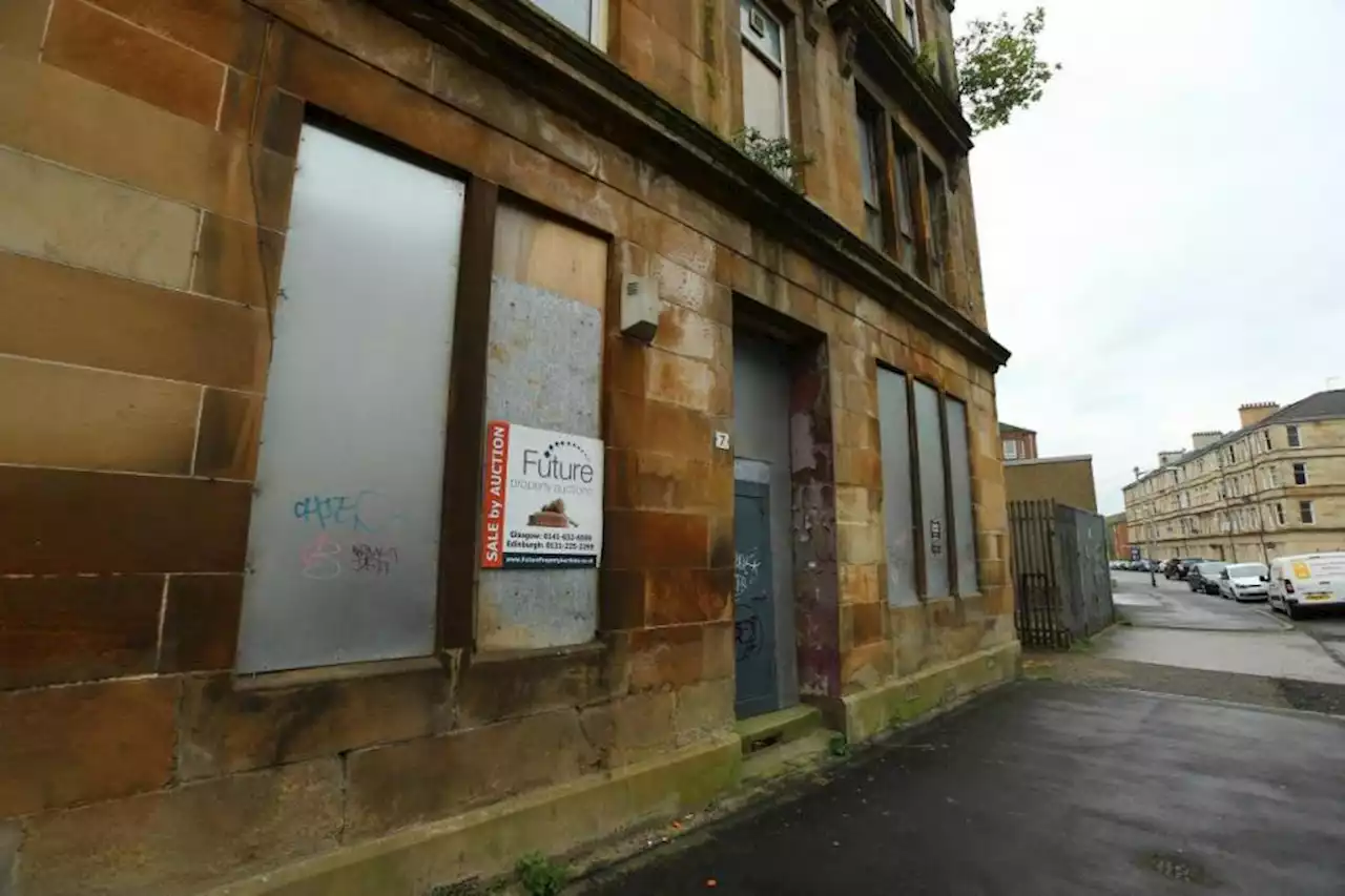 Glasgow flats 'abandoned' by landlord set to be bought by council