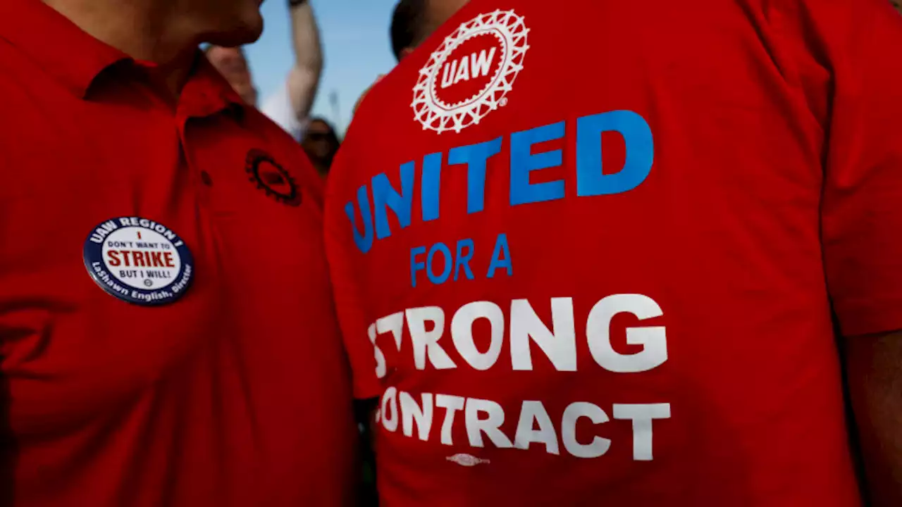 UAW embraces social media as labor talks toughen ahead of deadline
