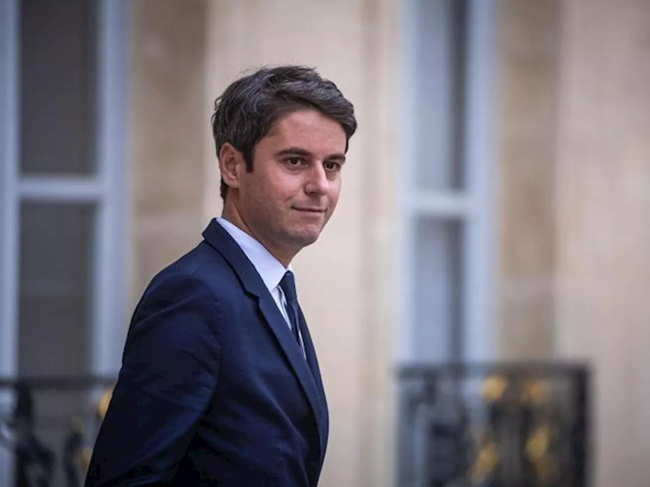 Macron affida il progetto di riarmo e rinascita a Gabriel Attal