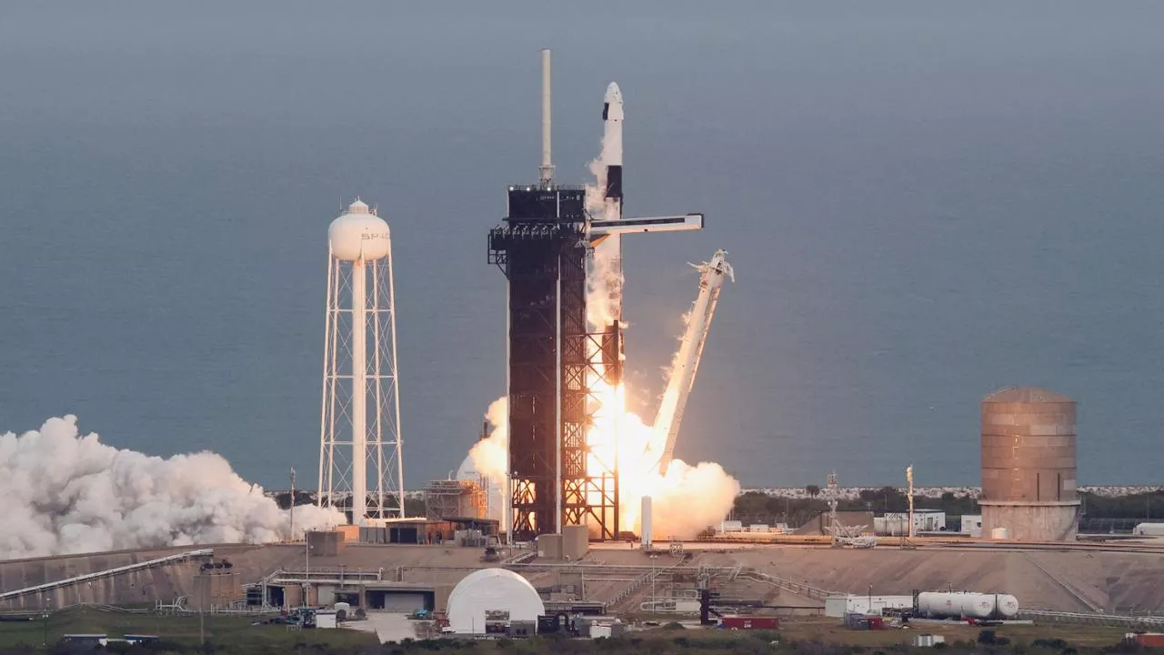 Lancio storico per la missione Axiom-3 con a bordo l'astronauta italiano Walter Villadei