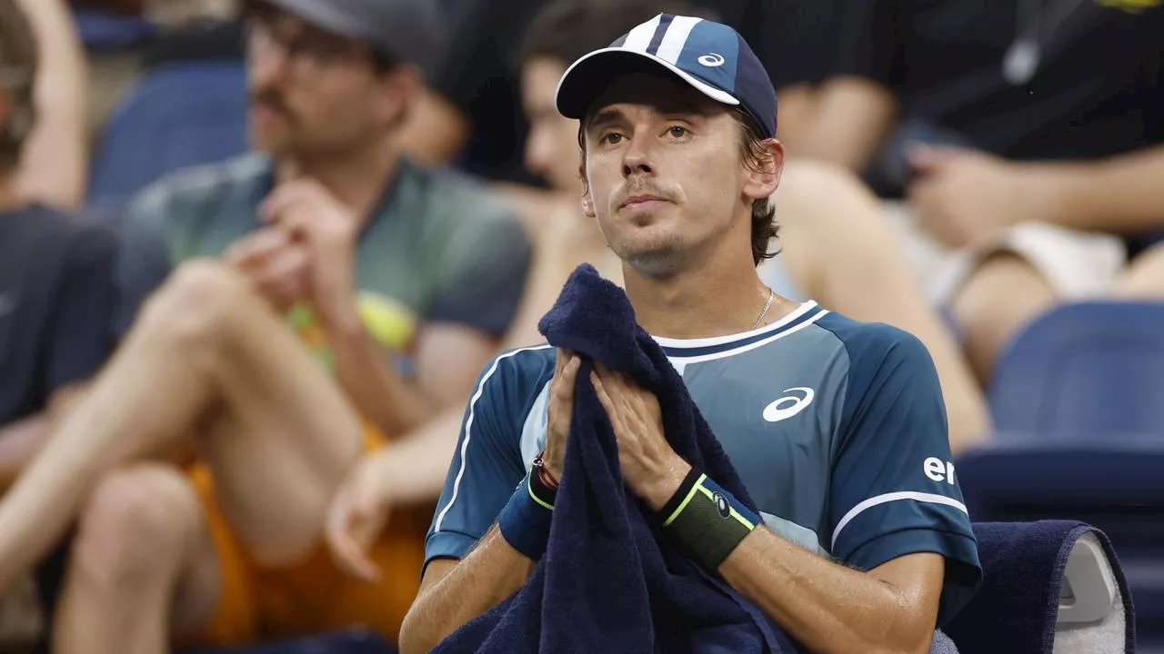 De Minaur wins again with crowd buzzing!