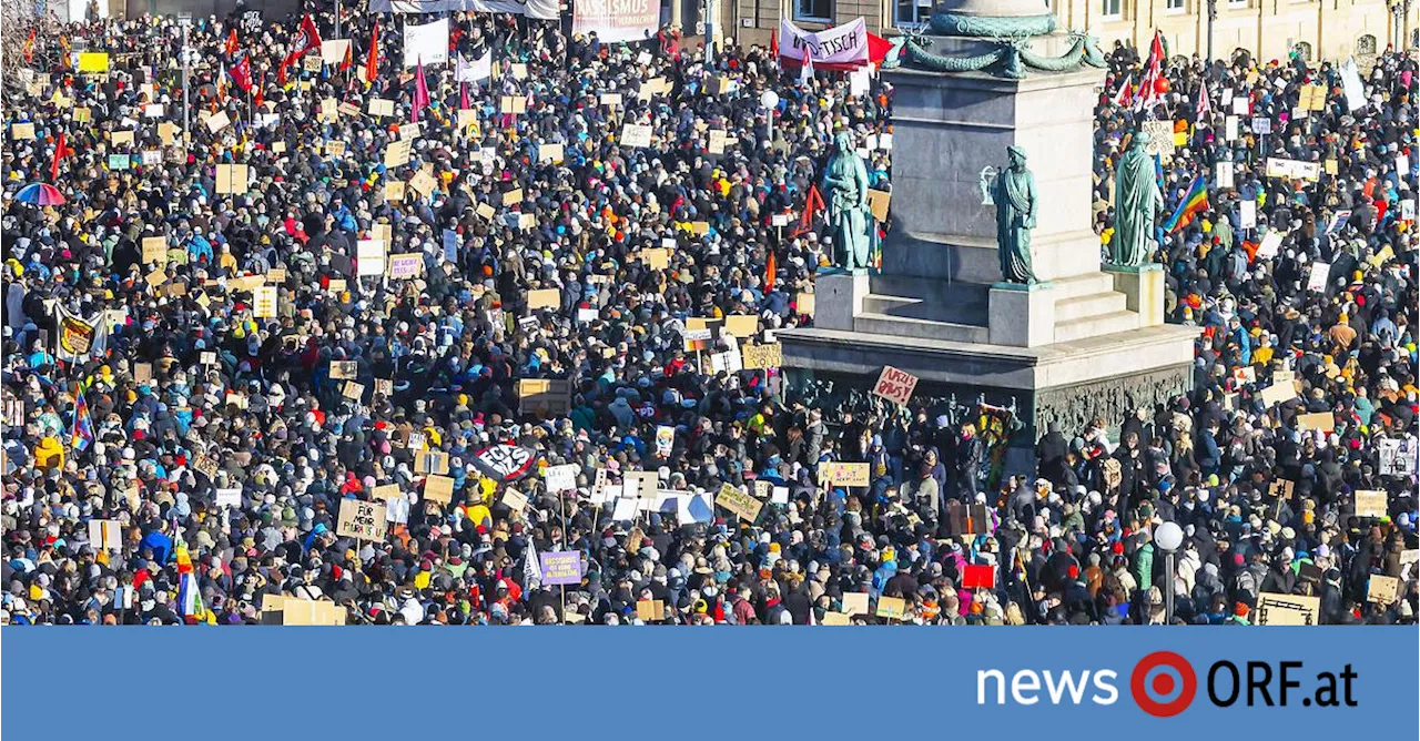 Mehr als 100.000 Menschen demonstrieren deutschlandweit gegen rechts