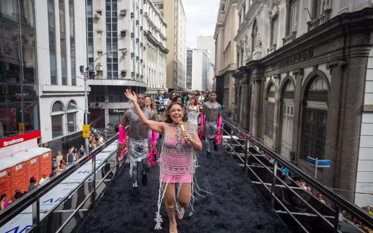 'O canto dessa cidade é meu': estreia de Daniela Mercury no Carnaval do Rio arrasta multidão