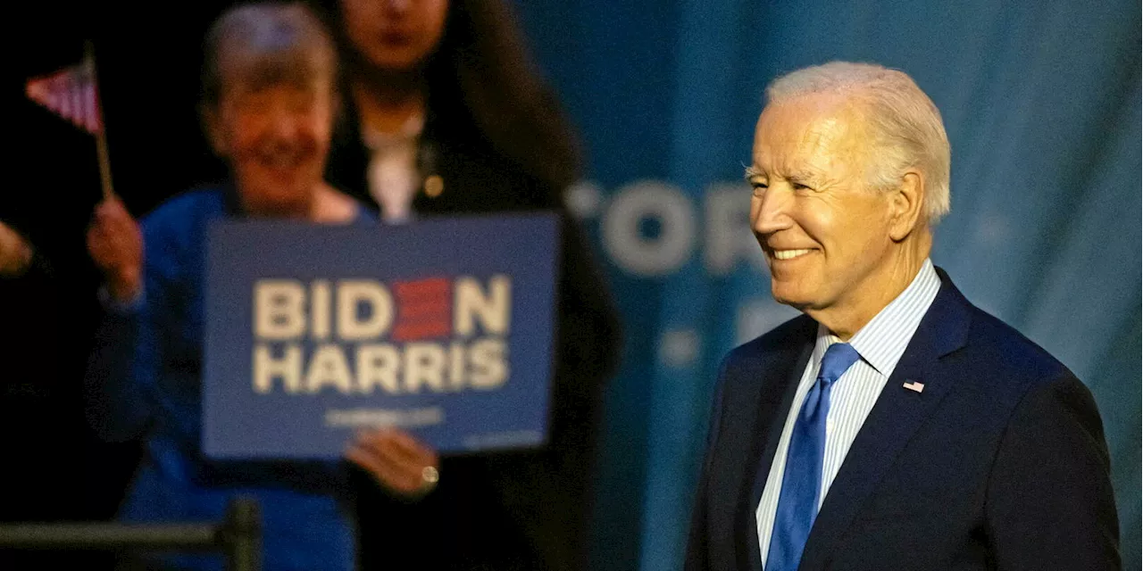 Les électeurs écrivent le nom de Biden sur les bulletins de vote au New Hampshire