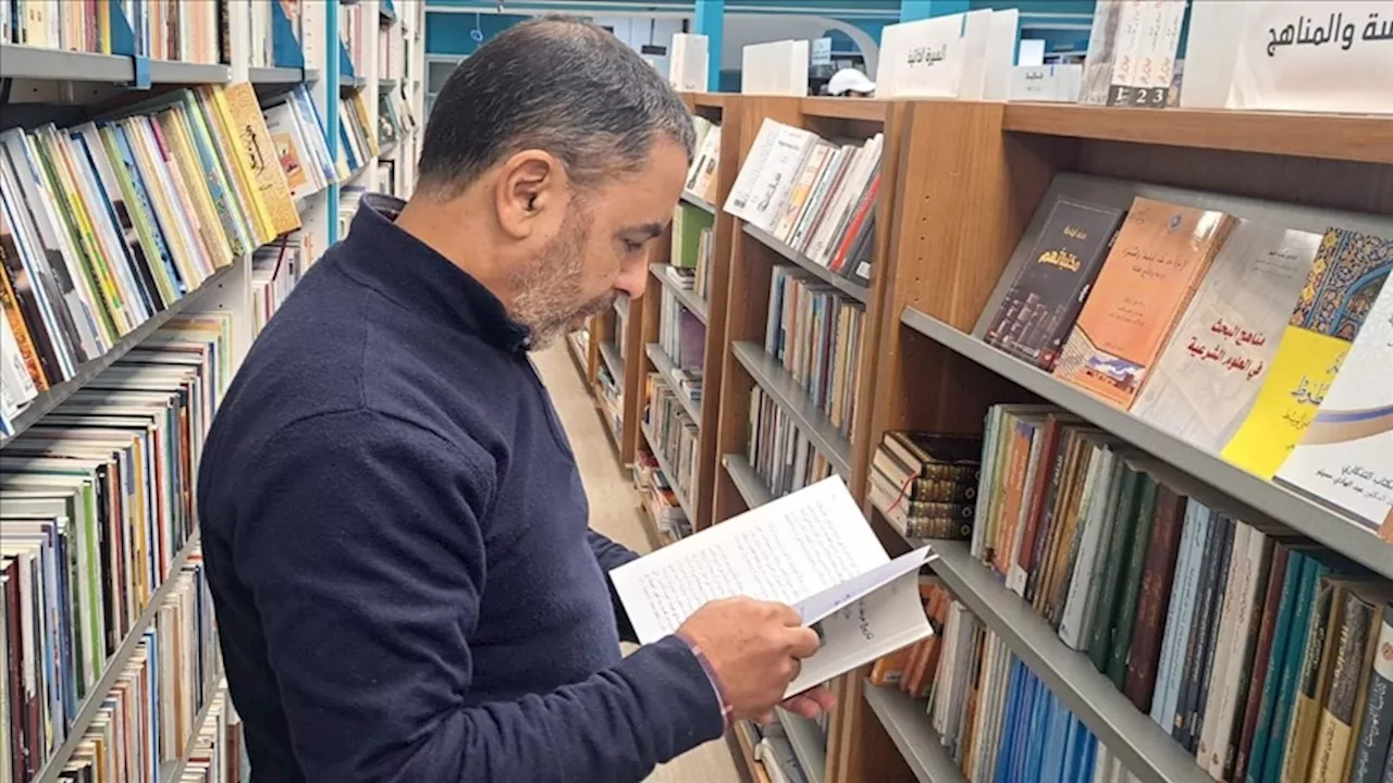 المغرب.. بائع كتب ينتج مؤلفا عن يومياته مع المفكرين (قصة نجاح)