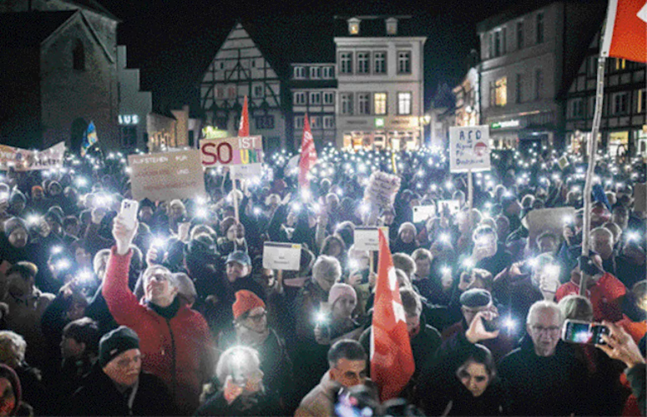 Proteste di massa in Germania contro l'estrema destra