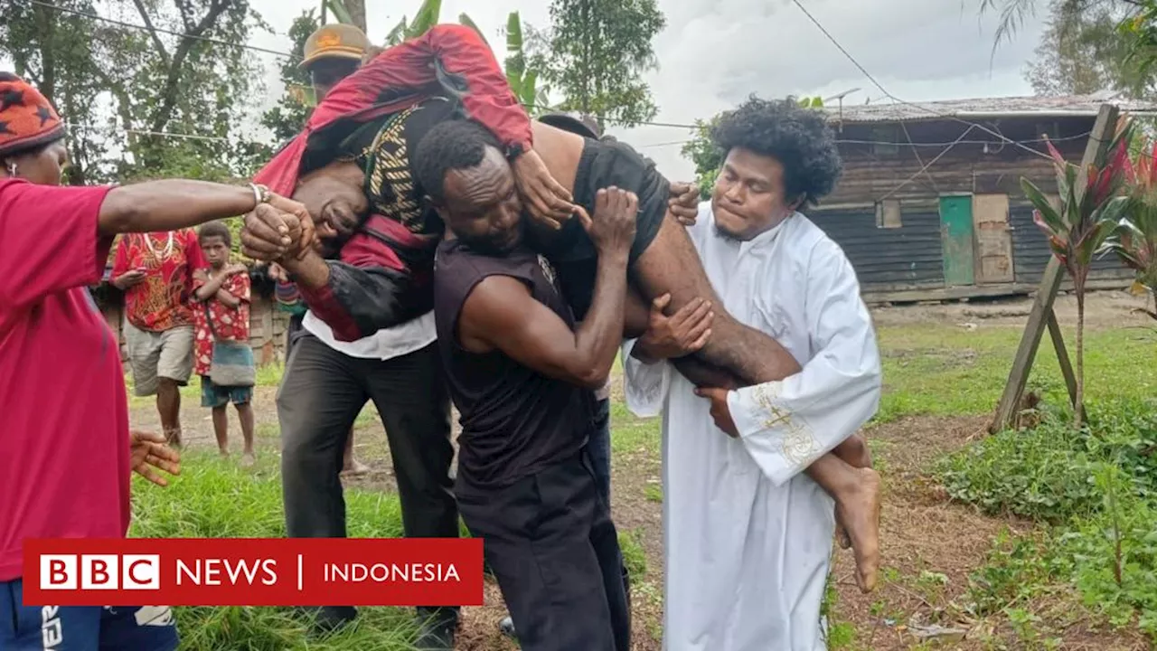 Konflik Papua: Warga sipil tewas ditembak di Intan Jaya, ratusan orang mengungsi 'akibat rencana TNI/Polri bangun Patung Yesus'