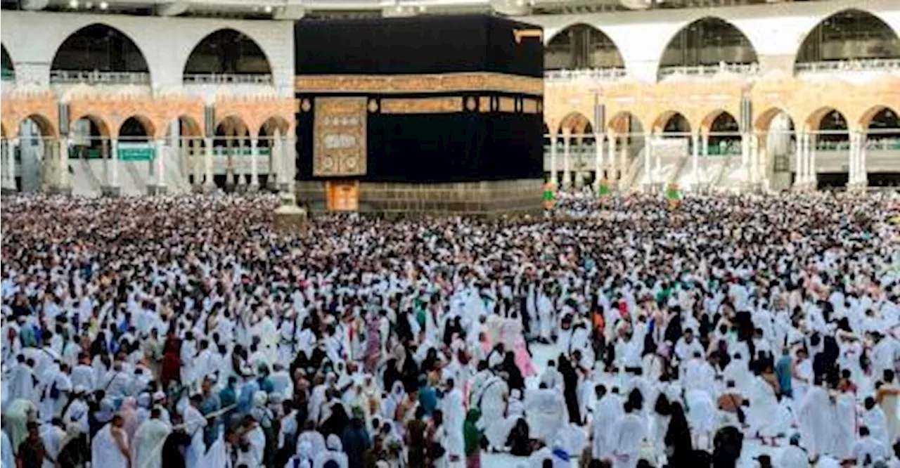 Pilgrims Advised to Get Additional Vaccines Before Hajj