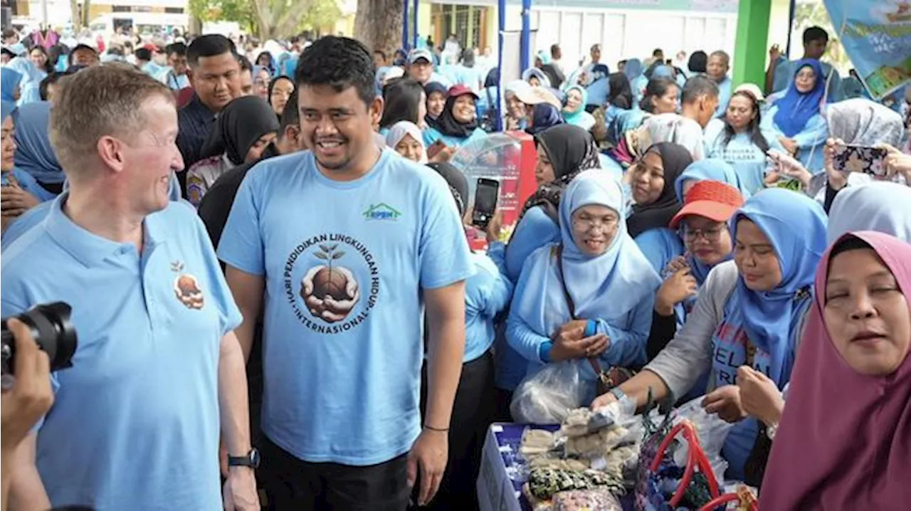 Baju Biru Muda Dituding Kampanye Terselubung, Bobby Buka Suara