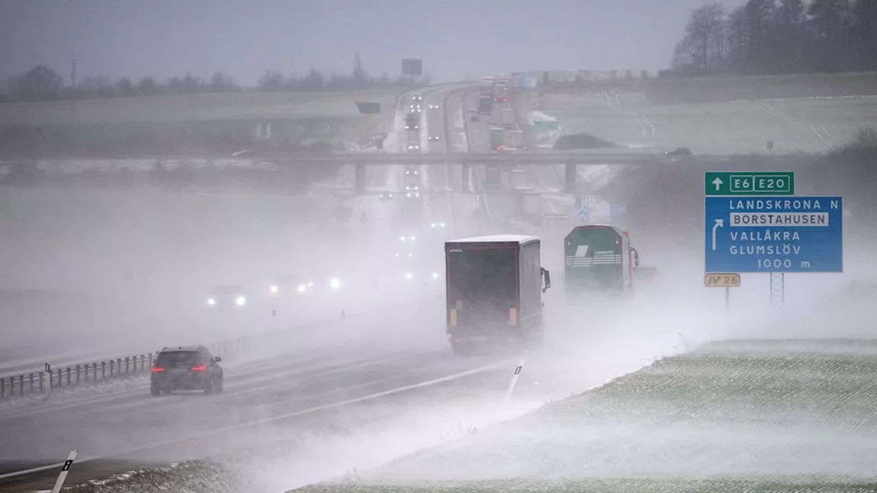 Snöoväder i södra Sverige – flera trafikolyckor