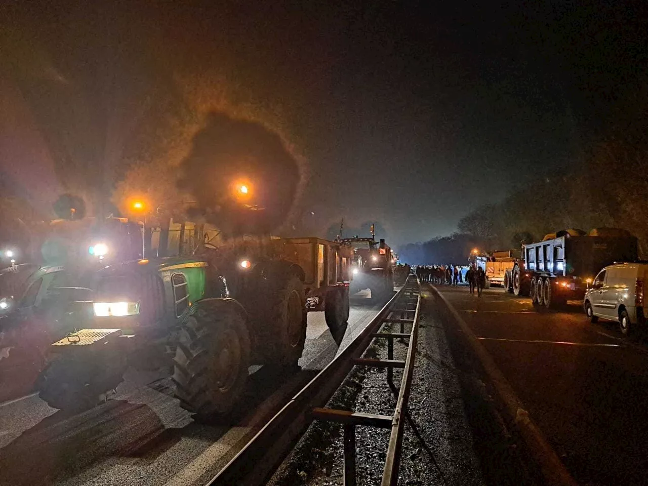 Les agriculteurs poursuivent les blocages en France