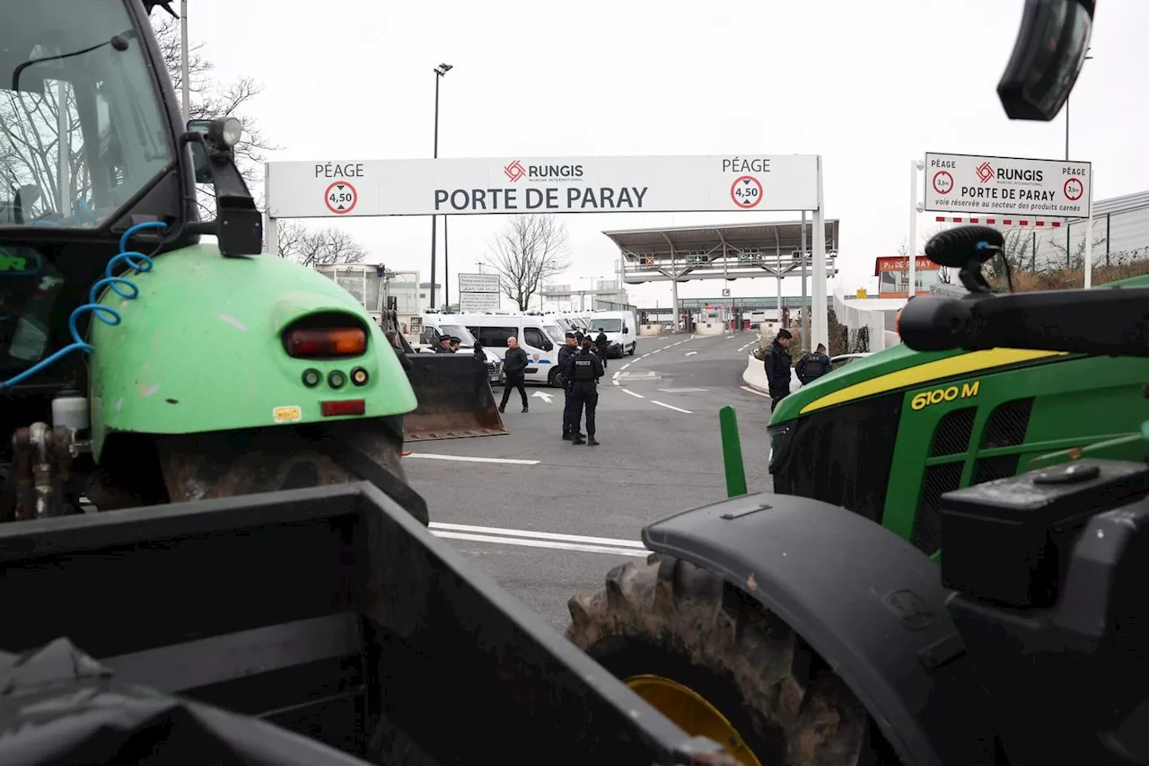 Colère des agriculteurs : 79 interpellations à Rungis, la FNSEA appelle au calme