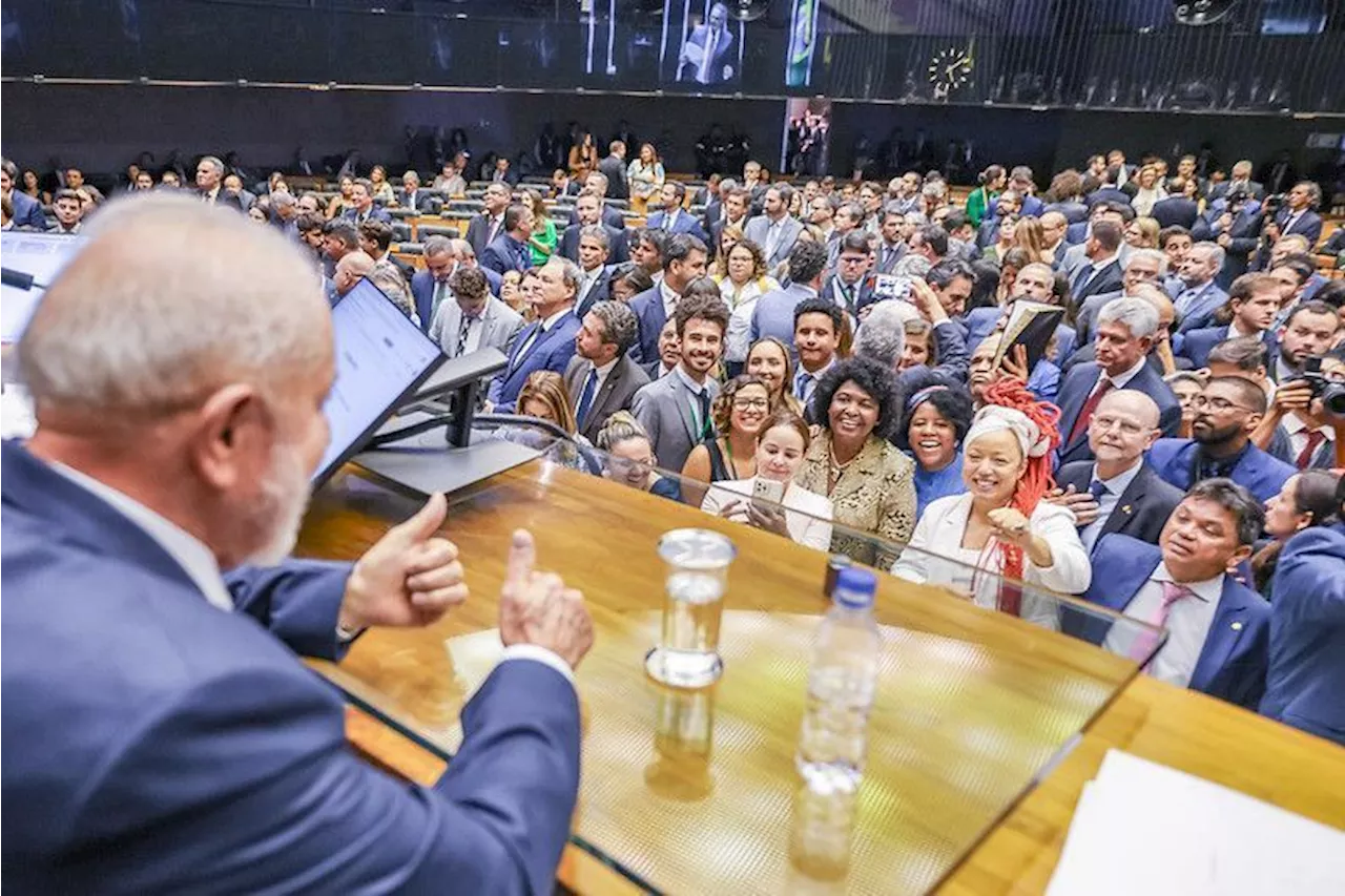 Lula retorna a Brasília com foco na agenda interna