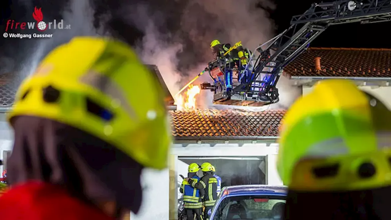 Feuerwehren bekämpfen Brand einer Garage in Grabenstätt