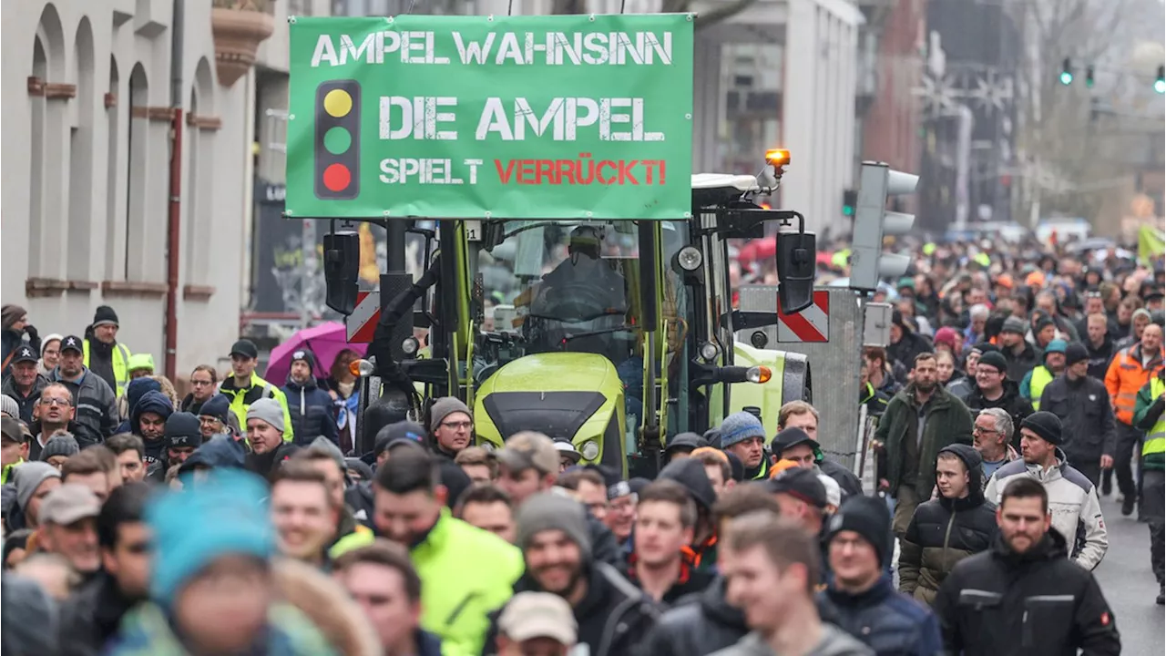 Bauern ziehen ab Montag in Städte: Verkehr und Schulen betroffen