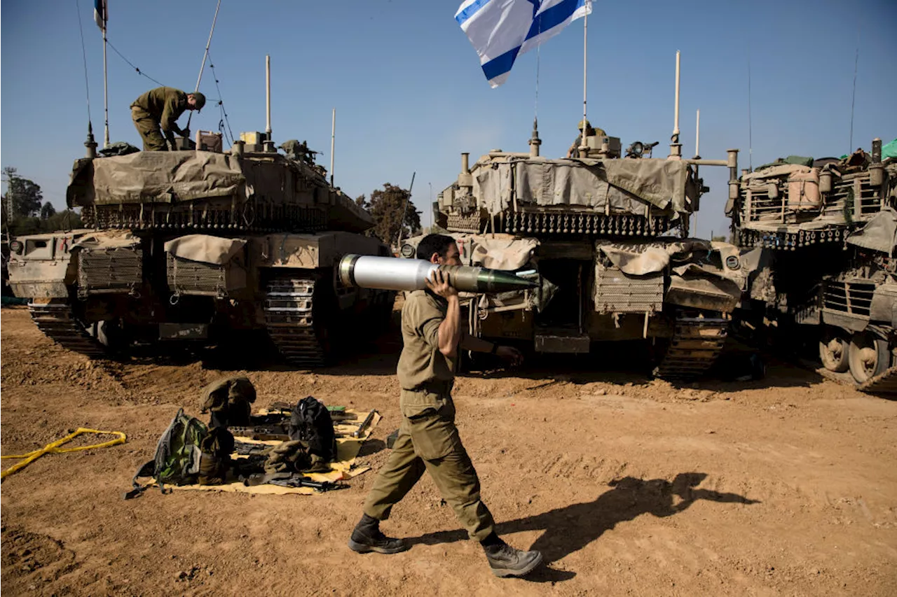 Israel Continues Offensive in Gaza Despite Calls to Wind Down