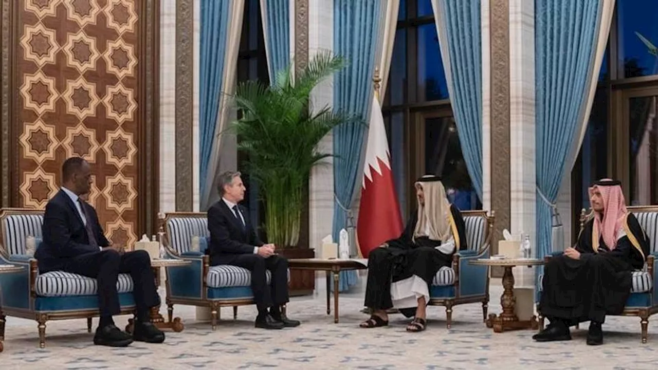 أمير قطر لبلينكن: يجب وقف إطلاق النار بغزة وحماية المدنيين فوراً