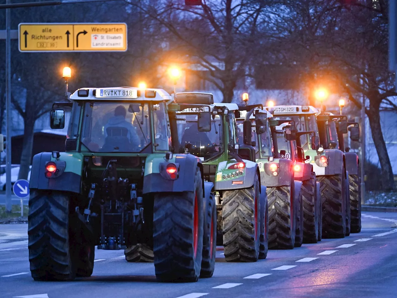 Deutsche Bauernproteste sind in Fahrt: Konvois, Demos, Staus und Blockaden