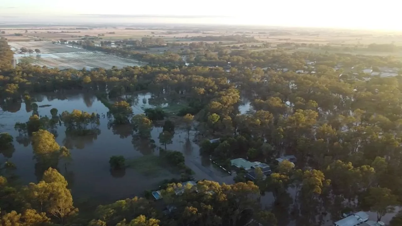 Residents in Rochester face anxious wait as floodwaters peak