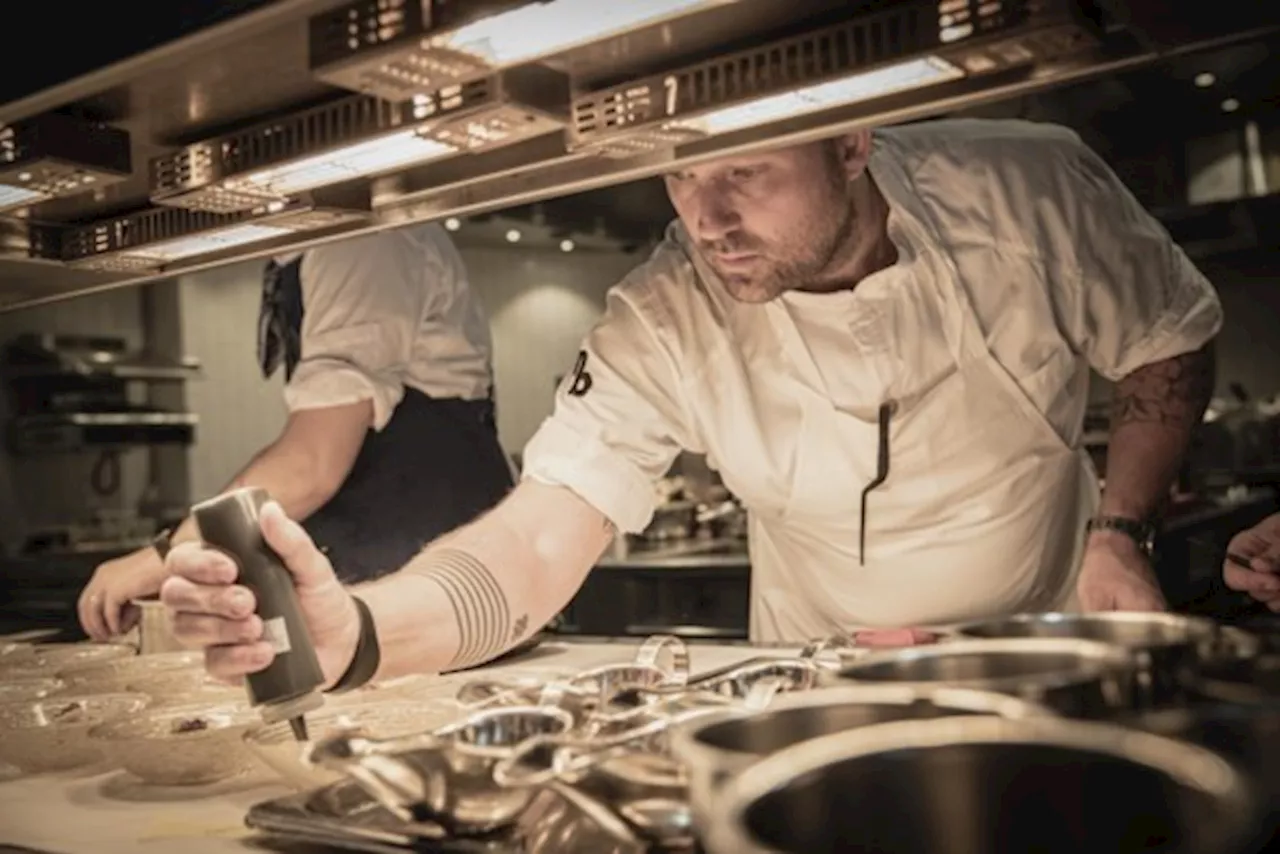 Sterrenchef The Jane rijdt eigen keukenhulp aan na nieuwjaarsfeestje en blaast positief