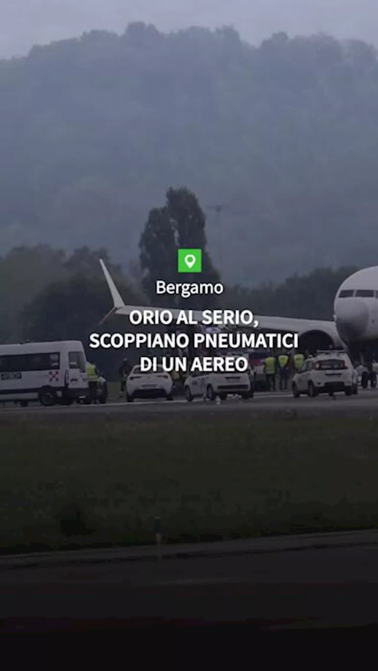 Orio al Serio, scoppiano all'atterraggio pneumatici di un aereo Ryanair