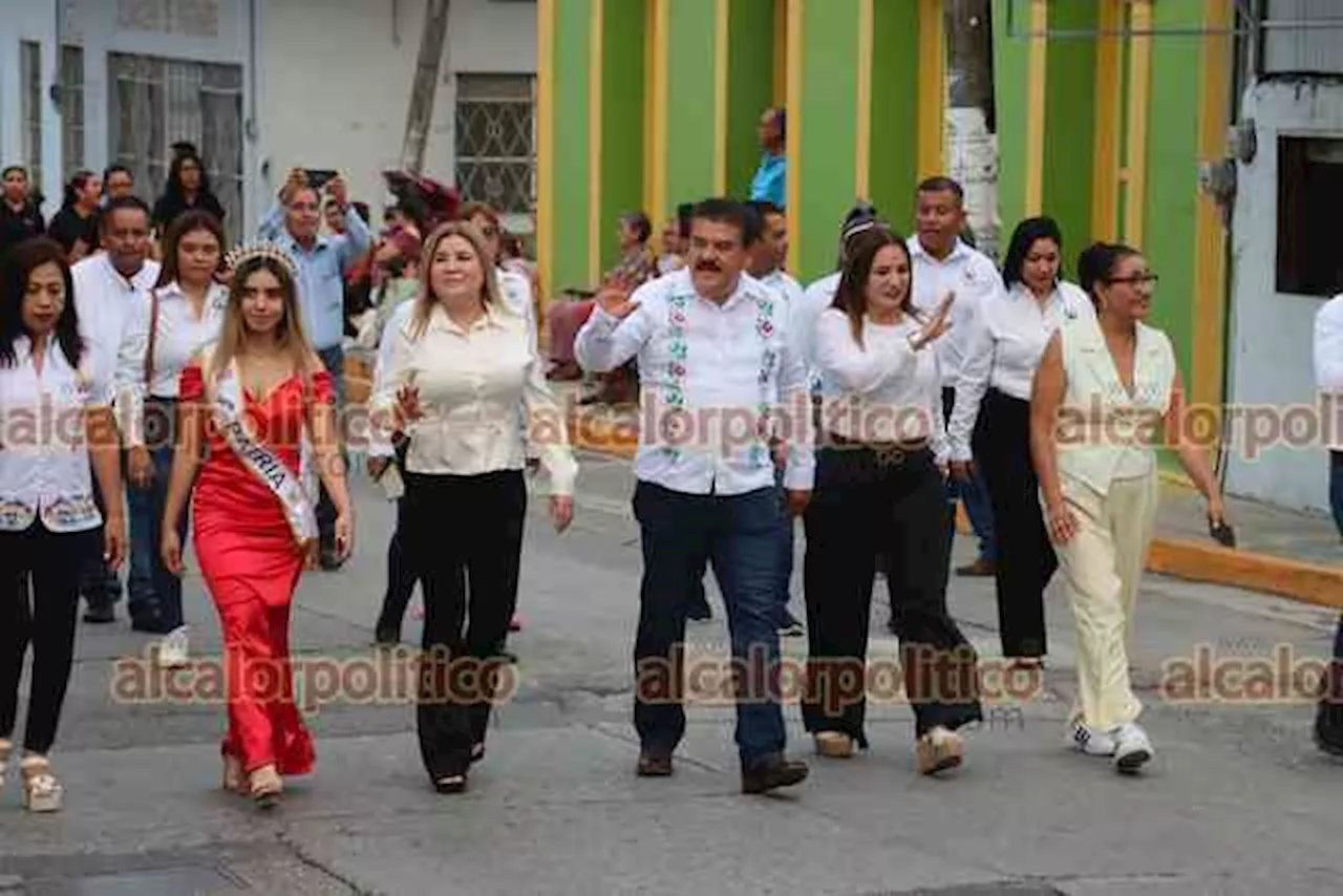 Con desfile y evento artístico, celebran 426 años de la fundación de Tihuatlán