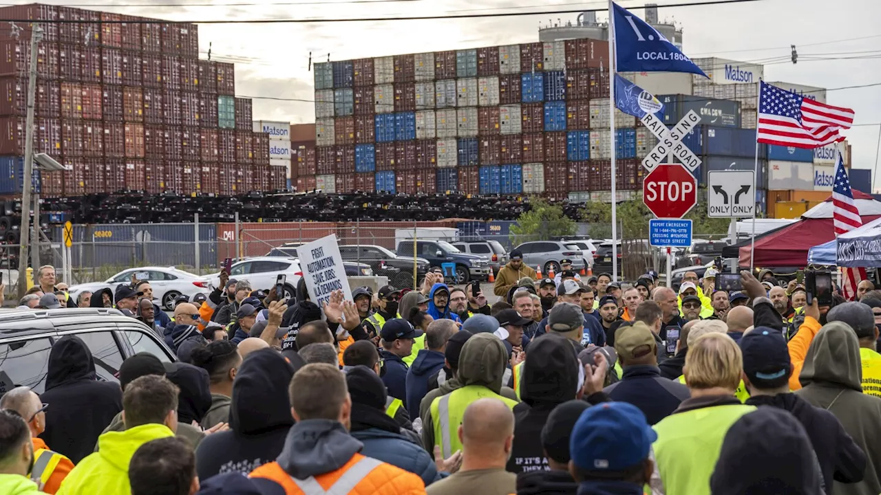 US ports strike: Dockworkers may have negotiating advantage