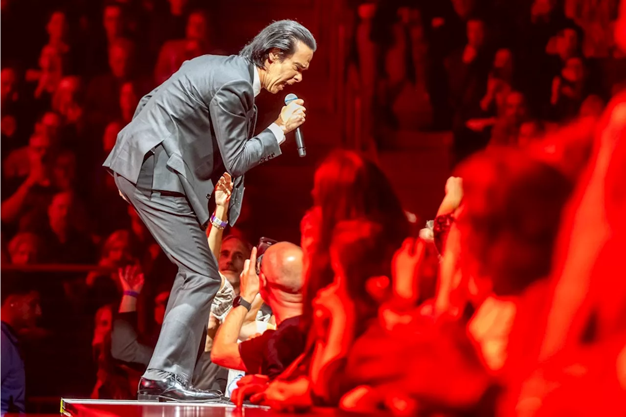 Nick Cave in der Berliner Uber-Arena: Große Dankbarkeit der Berliner Fans