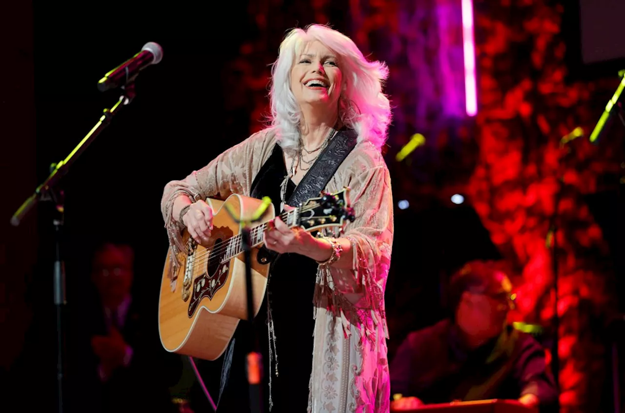 Emmylou Harris to Be Honored at 2024 Humane Awards for Her Animal Welfare Activism