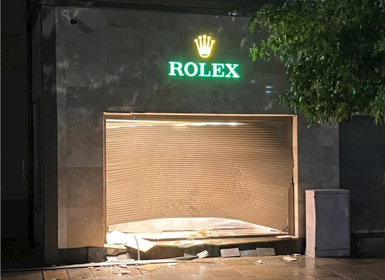 Ram-raid attempt leaves Whittles jewellers in Fishergate damaged