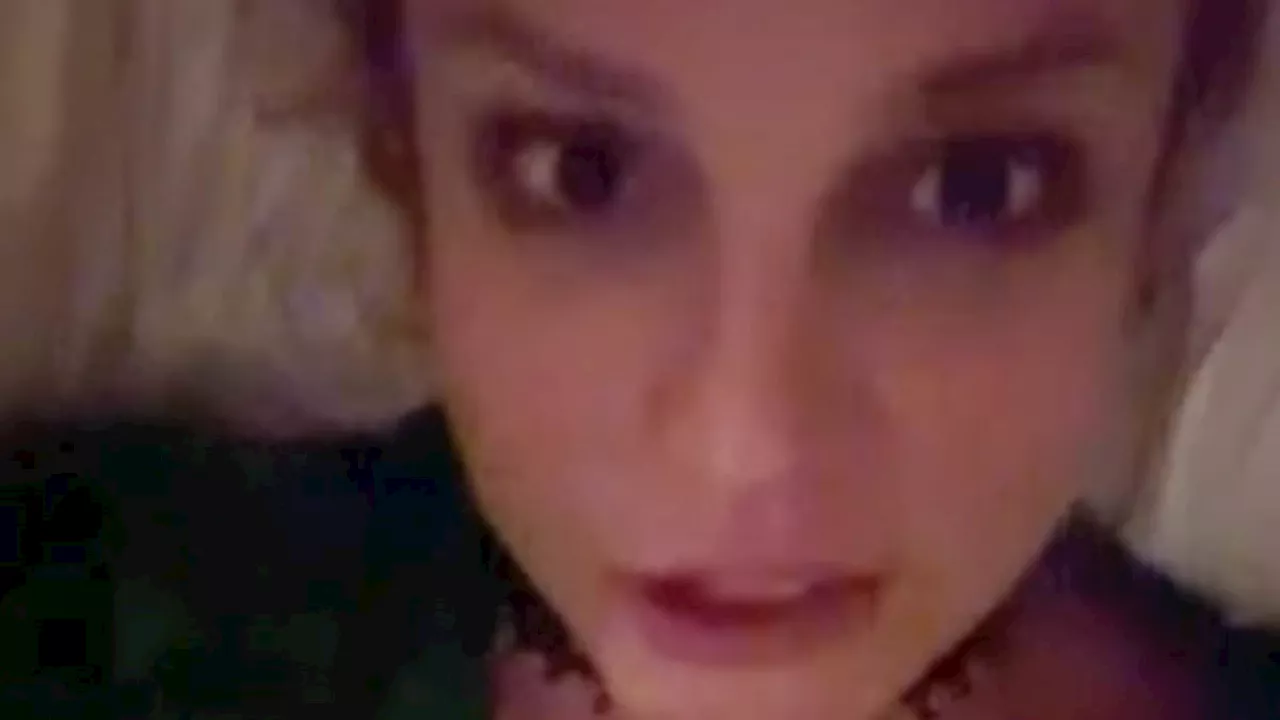 Britney Spears reveals she BURNED off eyebrows and eyelashes