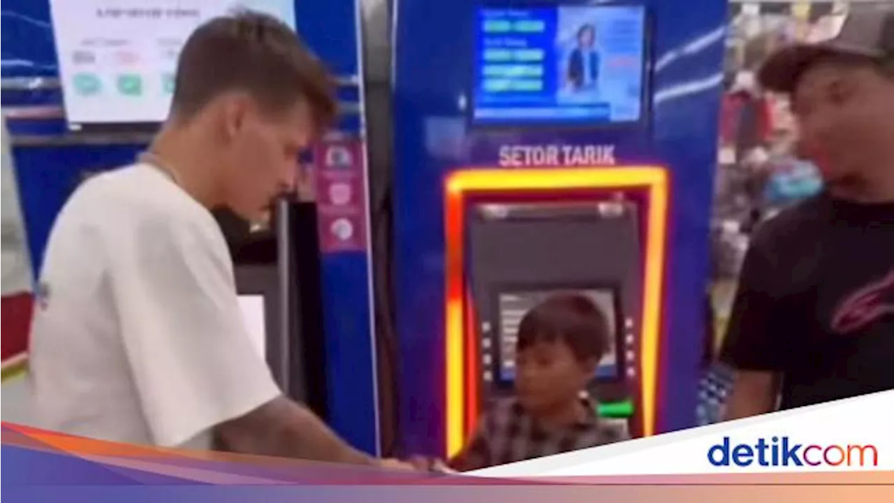 Ambil Uang di ATM BRI, Aksi Fabio Quartararo Jadi Sorotan Netizen