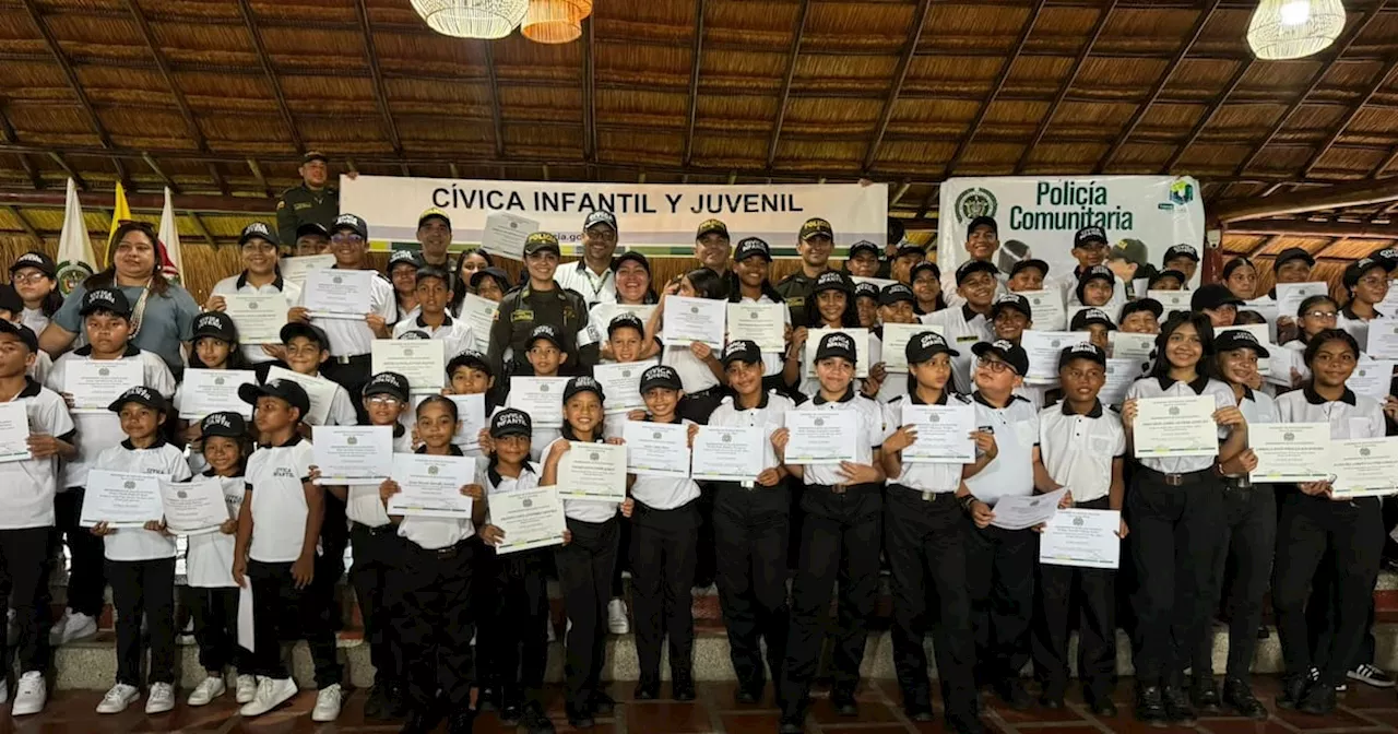 500 niños y niñas se graduaron como cívicos infantiles y juveniles en el Atlántico