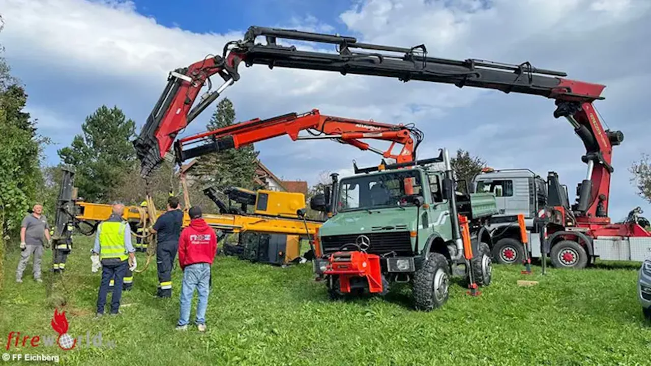 Lader kippt auf Wiese, Feuerwehr Eichberg rettet den Tag