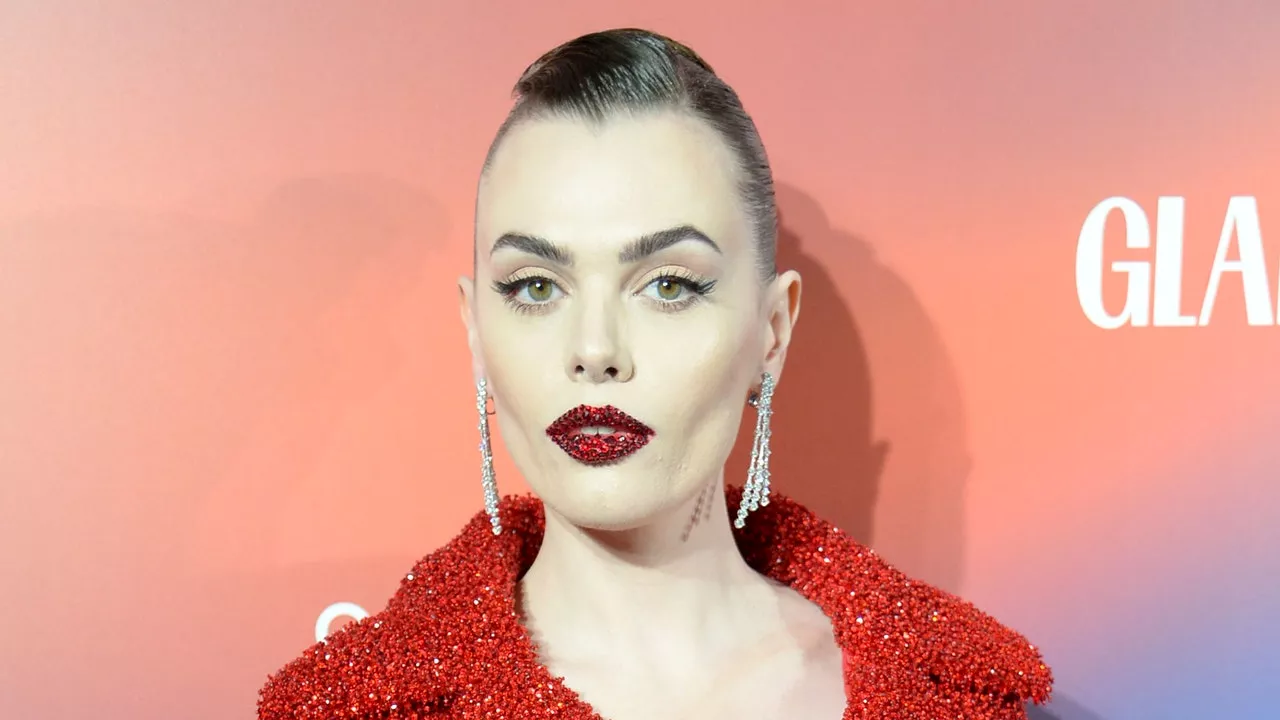 Charli Howard Wore Actual Sequins On Her Lips At The GLAMOUR Women Of The Year Awards